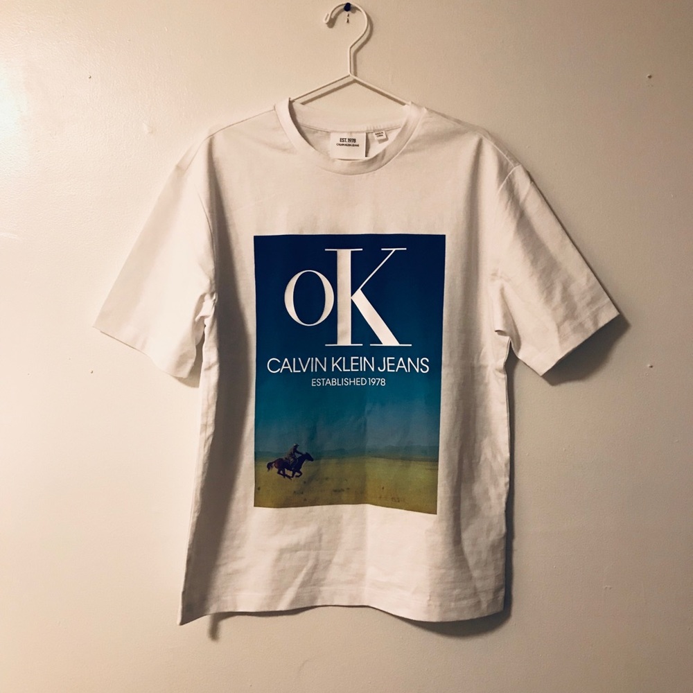 OK CKJ EST.1978 COWBOY GRAPHIC SS TEE